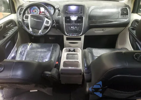 2016 Chrysler Town & Country Touring из США, поврежденный, VIN 2C4RC1BG5GR188092